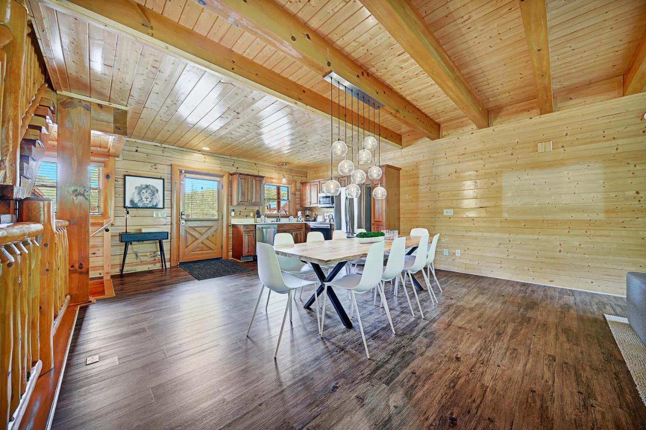 Gorgeous Large Mountain View Cabin W Hot Tub, Free Wifi, Games Villa เซอเวียร์วีล ภายนอก รูปภาพ