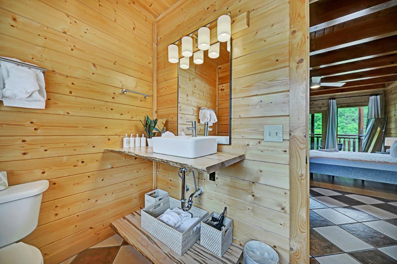 Gorgeous Large Mountain View Cabin W Hot Tub, Free Wifi, Games Villa เซอเวียร์วีล ภายนอก รูปภาพ