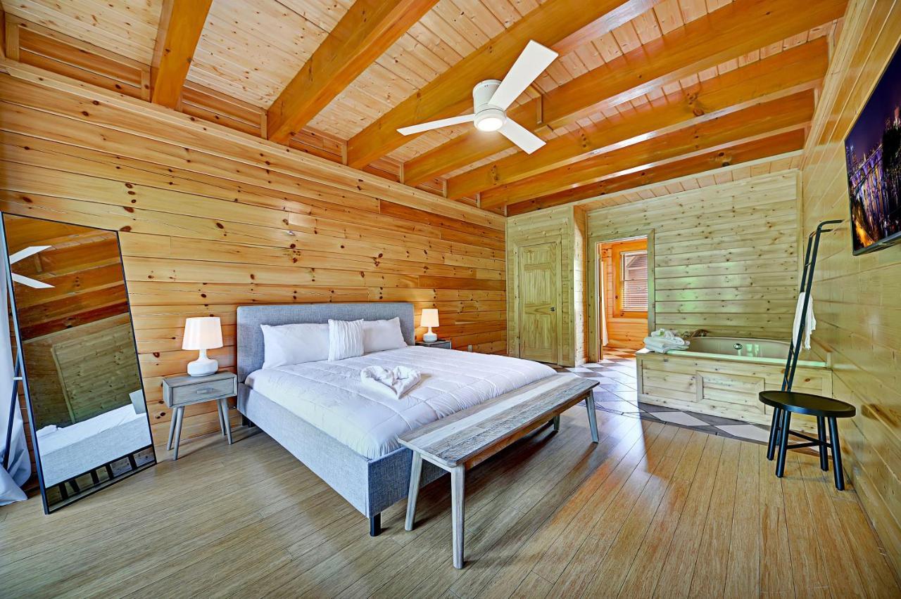 Gorgeous Large Mountain View Cabin W Hot Tub, Free Wifi, Games Villa เซอเวียร์วีล ภายนอก รูปภาพ