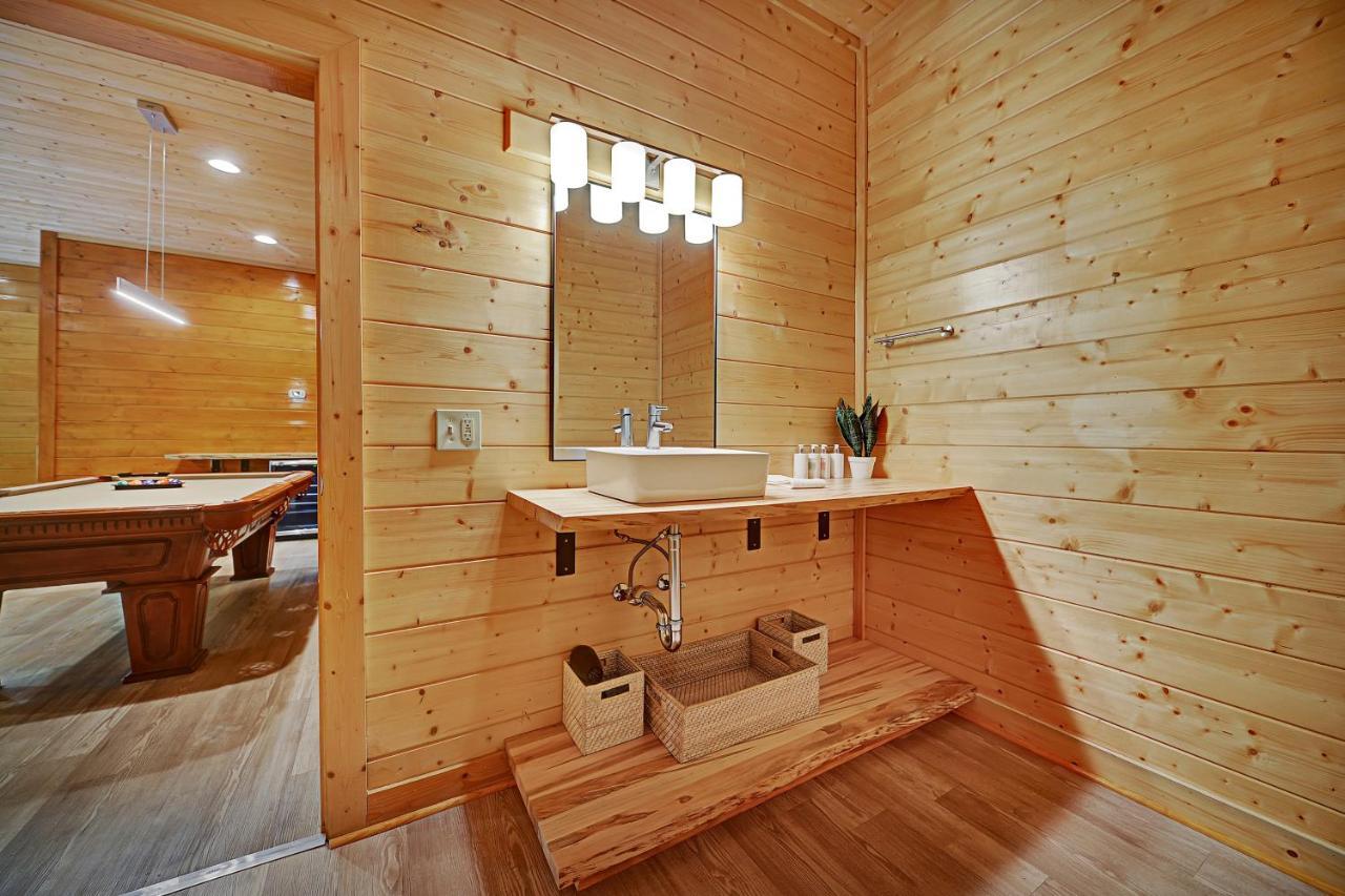 Gorgeous Large Mountain View Cabin W Hot Tub, Free Wifi, Games Villa เซอเวียร์วีล ภายนอก รูปภาพ