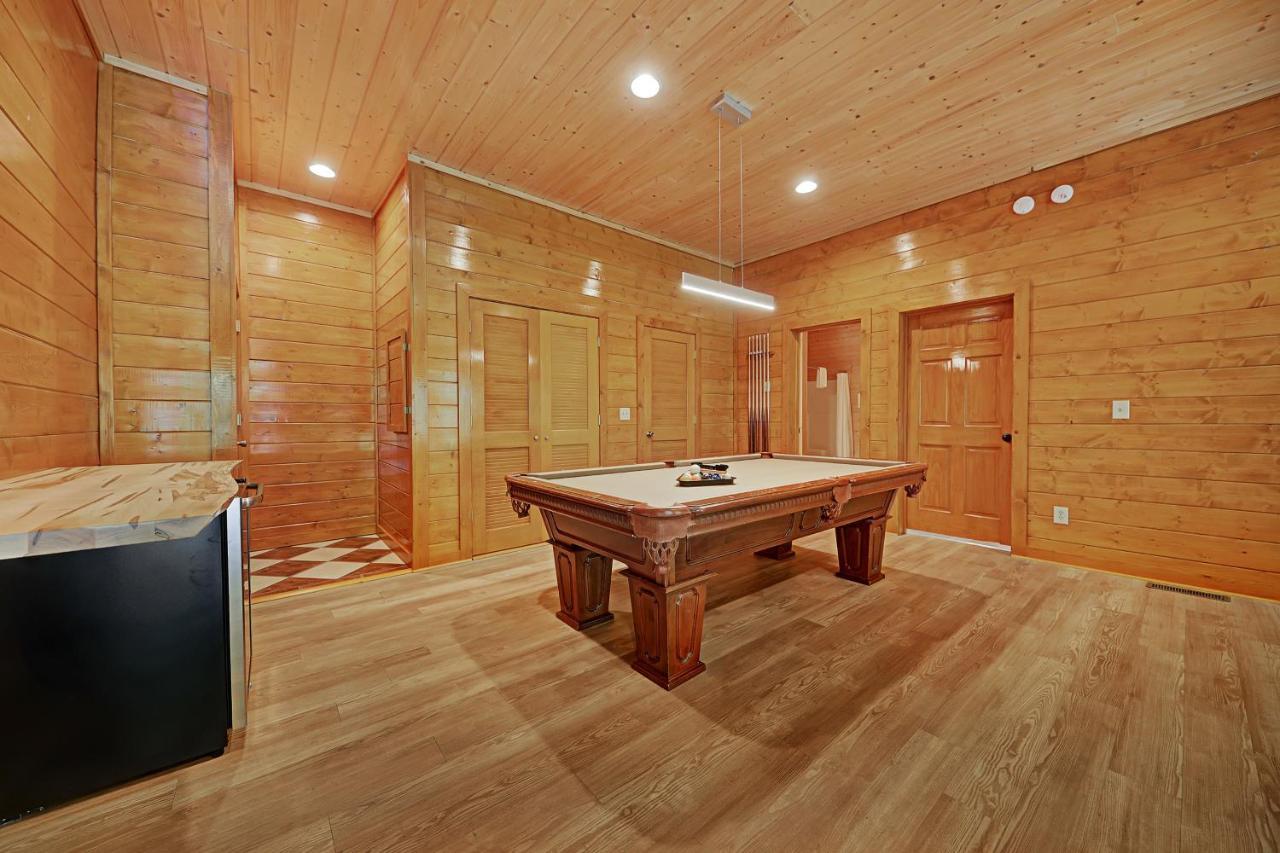 Gorgeous Large Mountain View Cabin W Hot Tub, Free Wifi, Games Villa เซอเวียร์วีล ภายนอก รูปภาพ