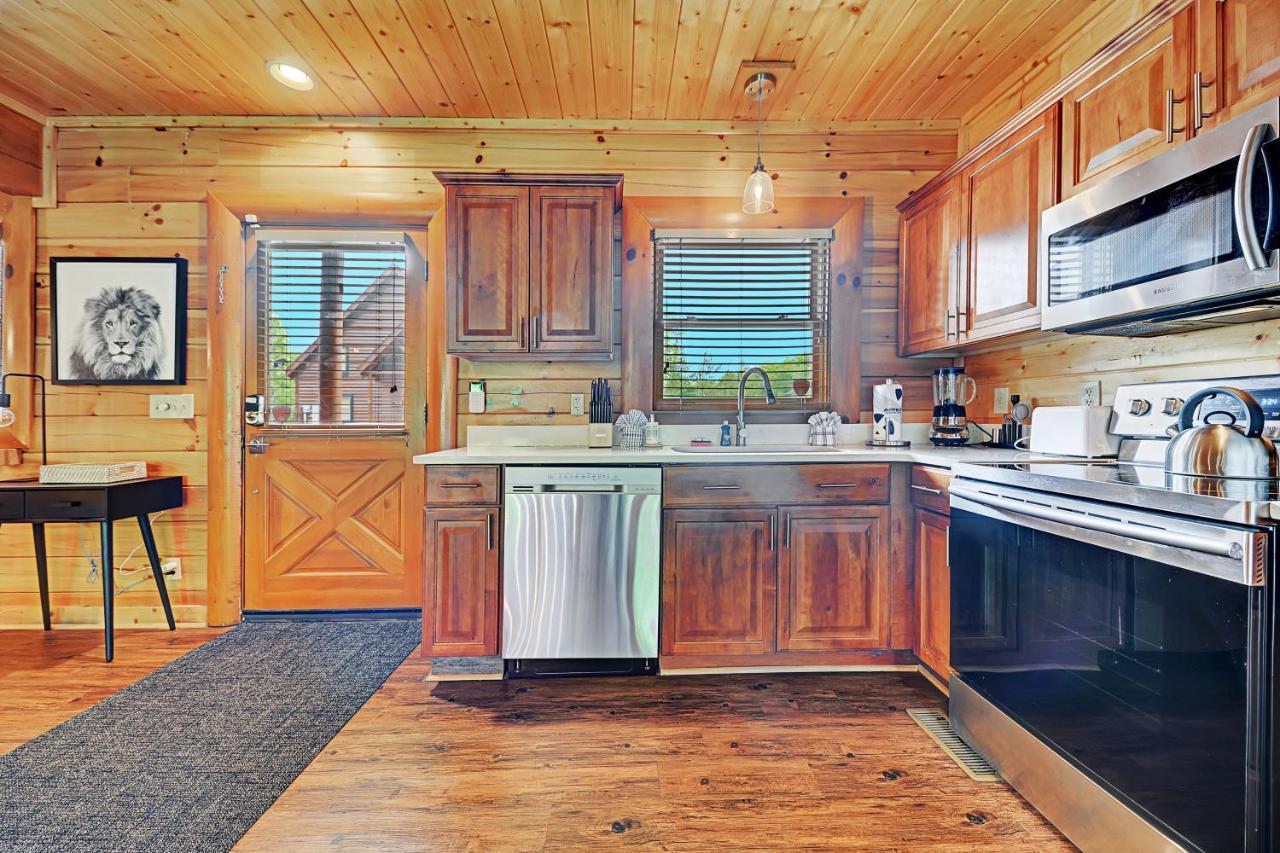Gorgeous Large Mountain View Cabin W Hot Tub, Free Wifi, Games Villa เซอเวียร์วีล ภายนอก รูปภาพ