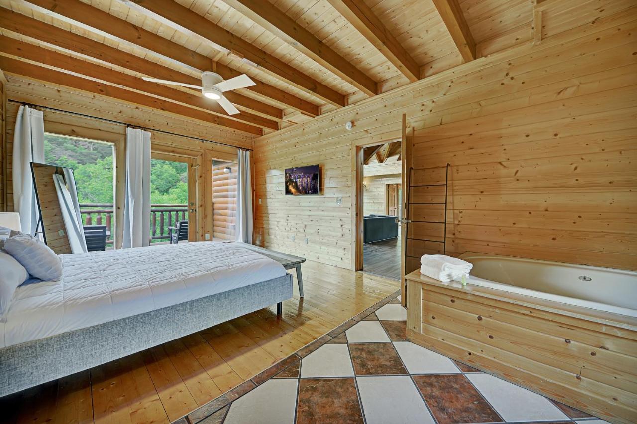 Gorgeous Large Mountain View Cabin W Hot Tub, Free Wifi, Games Villa เซอเวียร์วีล ภายนอก รูปภาพ